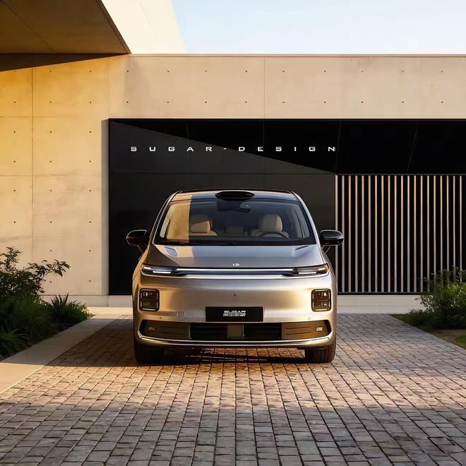 定位全尺寸旗舰产品激光雷达+高阶智驾会火尊龙凯时人生就是搏平台零跑全新MPV曝光(图10)